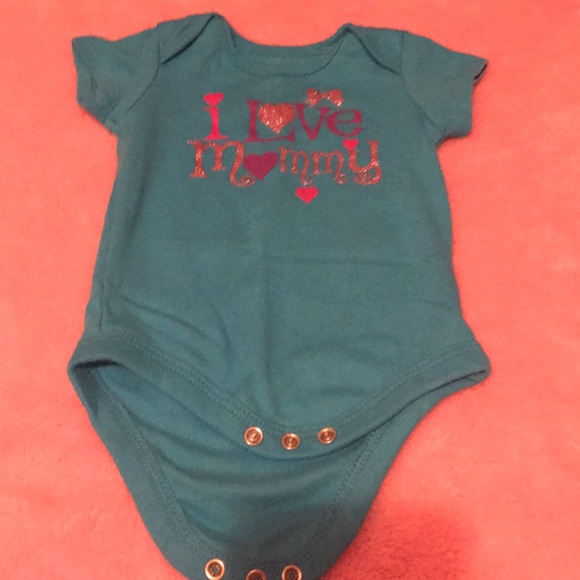 ❤️EUC❤️ Bundle of 2 I love Mommy/Daddy Onesie’s🎄 - Picture 2 of 5